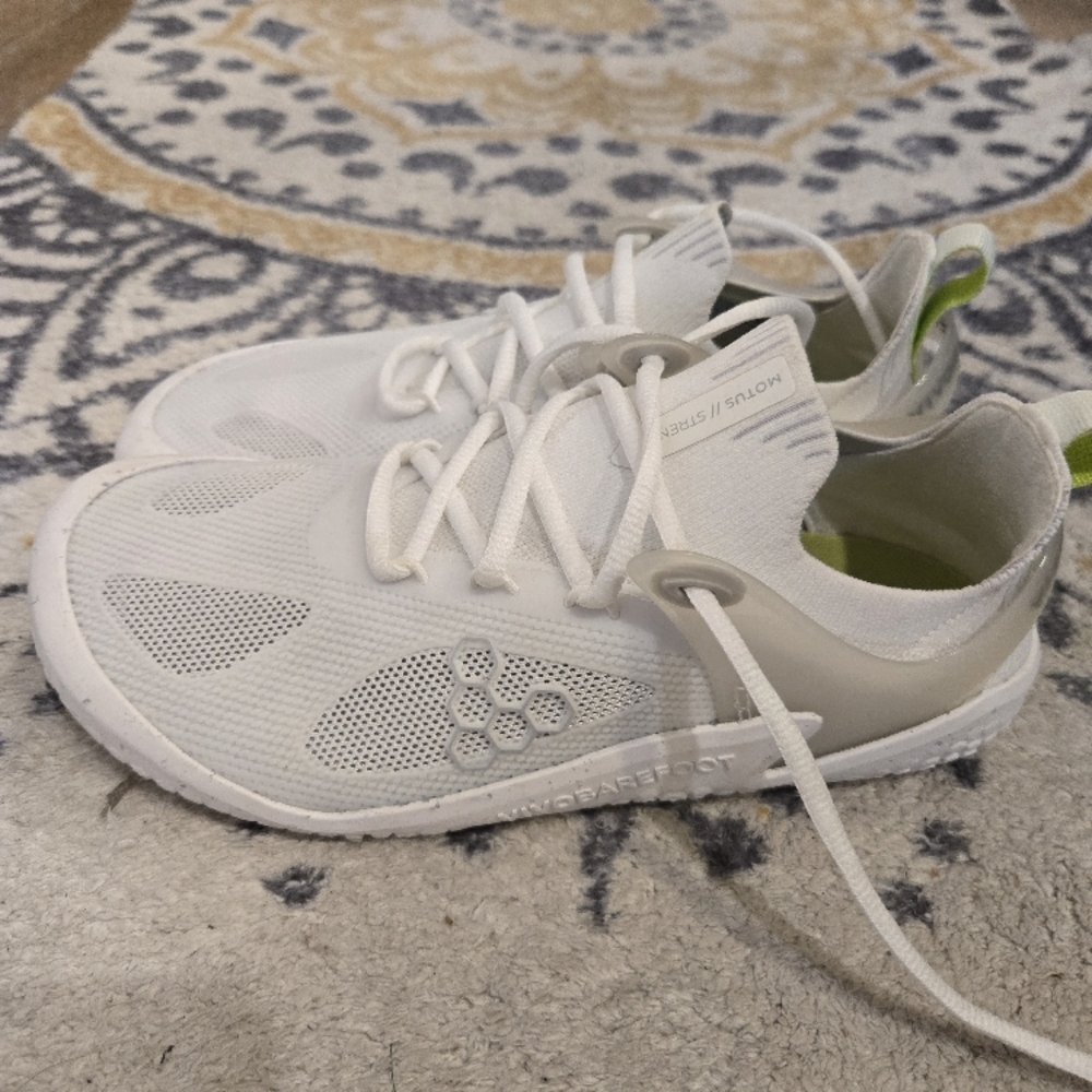 Vivo Barefoot Motus Strength Shoes